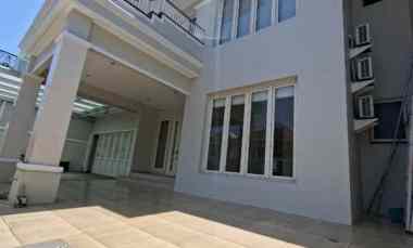 dijual rumah araya
