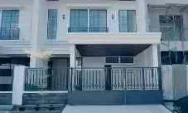 Rumah Gress Araya Galaxy Bumi Permai Lantai Tangga Marmer, Area BBQ
