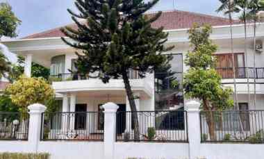 dijual rumah araya i