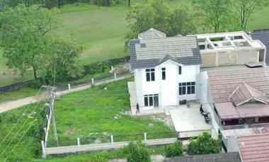 dijual rumah asri di dekat lapangan golf gadut padang