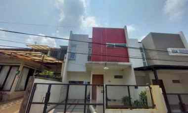 dijual rumah awiligar