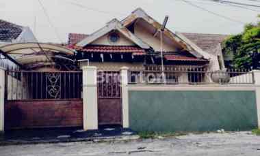 dijual rumah babatan pantai