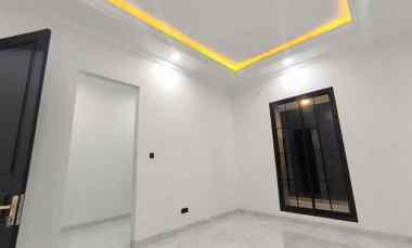 dijual rumah babatan pantai