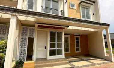 dijual rumah bambu apus cipayung