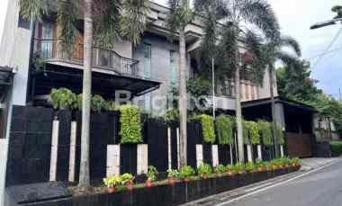 dijual rumah bambu apus cipayung