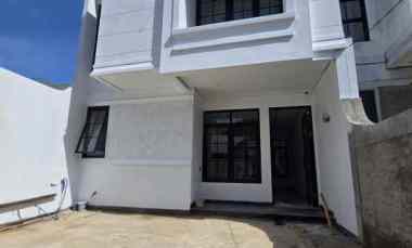 dijual rumah baru dalam komplek tahap finishing
