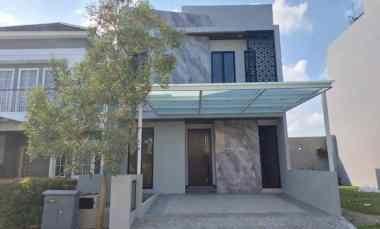 dijual rumah baru gress dian istana surabaya