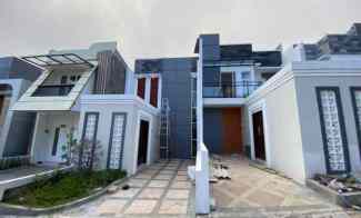 Villa Siap Huni Plus Kolam Renang dan Rooftop// 5 menit Jatimpark 3