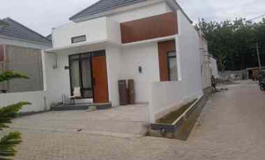 dijual rumah bedahan