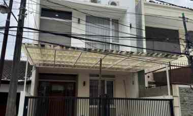 dijual rumah belakang mall kelapa gading