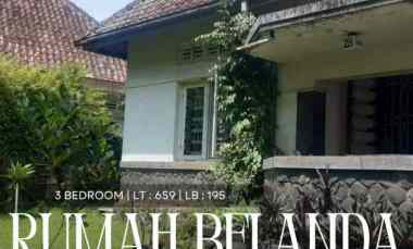 dijual rumah belanda terawat di sayap riau