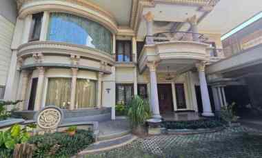 Siap Huni Rumah Sultan Komplek Elit di Pusat Kota Surabaya Barat