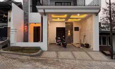 Dijual Rumah Baru American Clasic Lokasi dekat Hotel Mercure