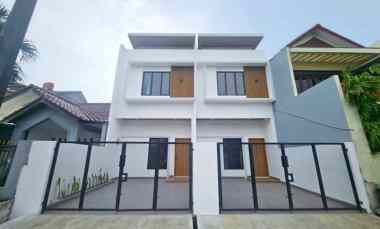 dijual rumah boulevard hijau kota