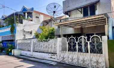 dijual rumah bratang