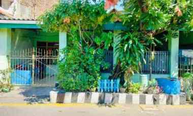 dijual rumah bratang