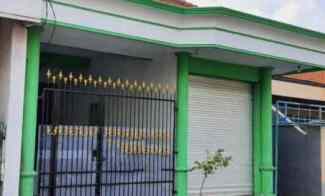 dijual rumah bratang lapangan