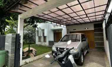 dijual rumah buah batu regency