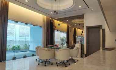 Dijual Rumah Mewah 25x20 Ada Pool Hadap Utara di Bukit Gading Villa
