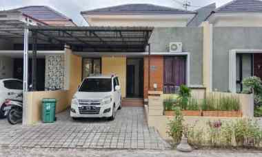 Rumah Minimalis Lingkungan Tenang dalam Cluster Bukit Kencana Jaya