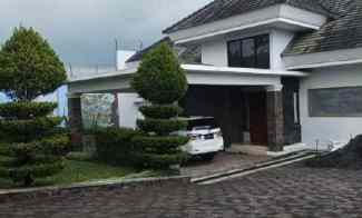 Villa Mewah Nan Luas 2 Lantai Lokasi jl Metro Kota Batu