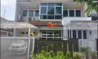 697. Dijual Rumah Siap Huni di Burangrang, Buah Batu - Bandung Pusat