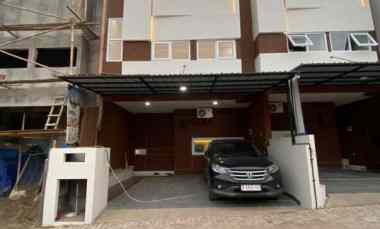 dijual rumah cakra limo depok
