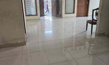 dijual rumah cantik di daerah metland menteng