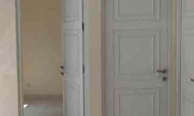 dijual rumah cantik di daerah royal residence