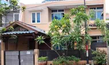 dijual rumah cantik di daerah taman modern