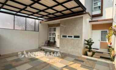dijual rumah cantik semi furnished siap huni