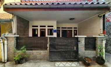 Dijual Rumah 2 Lantai Akses Motor di Kawasan Cawang Jaktim