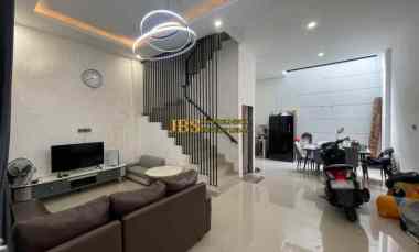 dijual rumah cemara cleveland jalan