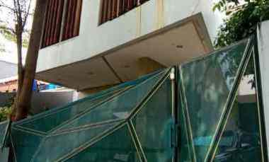 Dijual Cepat Rumah 3 Lantai Modern Industrial Full Furnished
