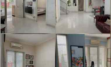 dijual rumah central park a yani