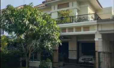 dijual rumah central park a yani