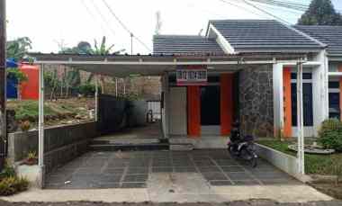 gambar dijual rumah cihanjuang