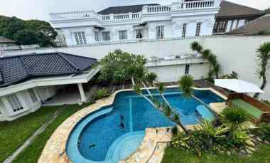 Rumah Mewah Gaya American Classic di Cilandak Barat Jakarta Selatan
