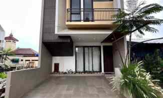 Rumah 2 Lt Scandinavian Style Furnished Cilangkap Jakarta Timur