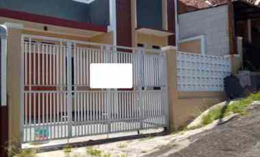 dijual rumah cipageran