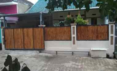 dijual rumah cipageran