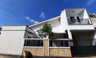 dijual rumah cipamokolan