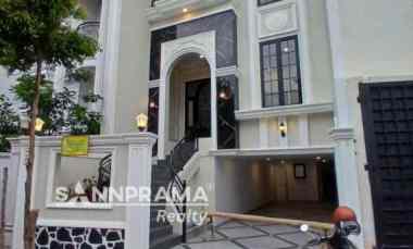 dijual rumah cipedak