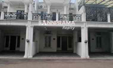 dijual rumah cipedak