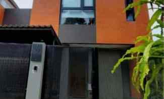 Rumah Baru 3 Lantai dalam Townhouse Cipete Cilandak Jakarta Selatan
