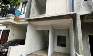 dijual rumah ciracas
