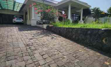 dijual rumah cirendeu