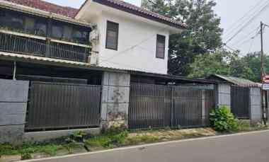 dijual rumah cirendeu