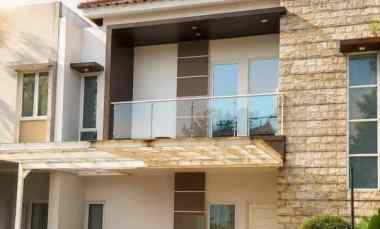 dijual rumah cirendeu