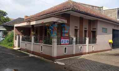 dijual rumah cisangkan